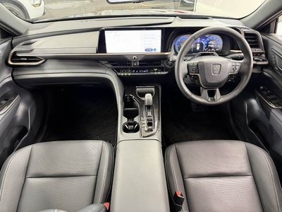 صورة 2 لـ 2025 Toyota CROWN ESTATE