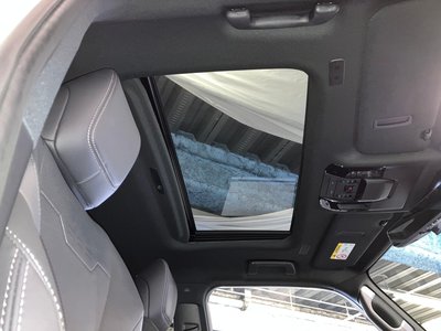صورة 16 لـ 2025 Lexus GX