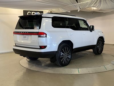 صورة 10 لـ 2025 Lexus GX