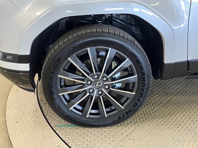 صورة 17 لـ 2025 Lexus GX
