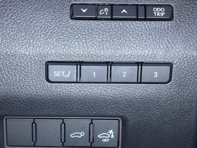 صورة 21 لـ 2025 Lexus GX