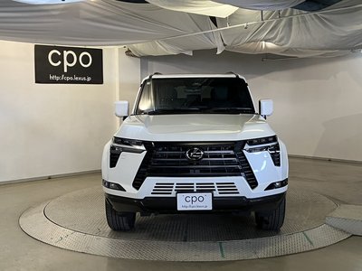 صورة 8 لـ 2025 Lexus GX