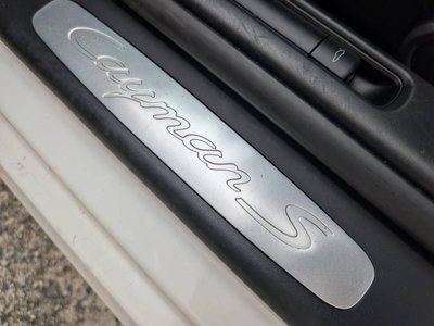 2009 Porsche CAYMAN photo 16