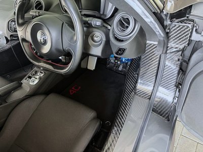 2016 ALFA Romeo 4C thumbnail 18