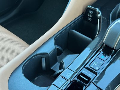2025 Toyota CROWN SPORT — миниатюра 46