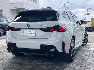 2026 BMW 1 SERIES photo 4