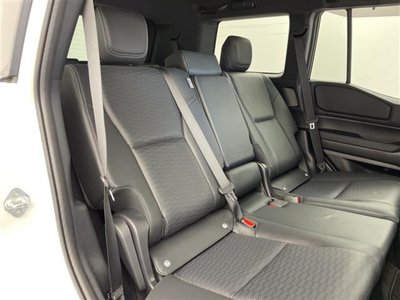 صورة 11 لـ 2024 Toyota LAND CRUISER 250
