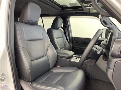 صورة 9 لـ 2024 Toyota LAND CRUISER 250