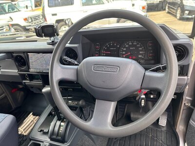 2000 Toyota LAND CRUISER 70 thumbnail 19