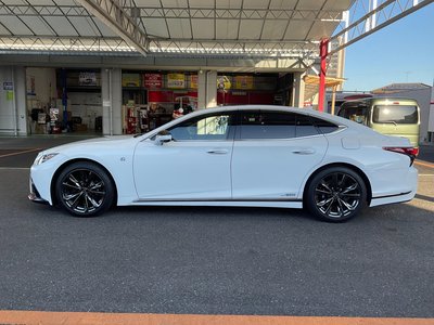 2021 Lexus LS — миниатюра 8