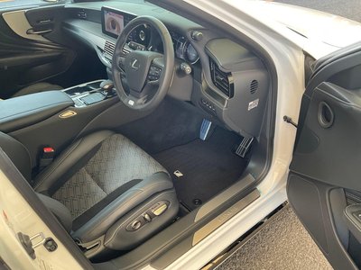2021 Lexus LS — миниатюра 17