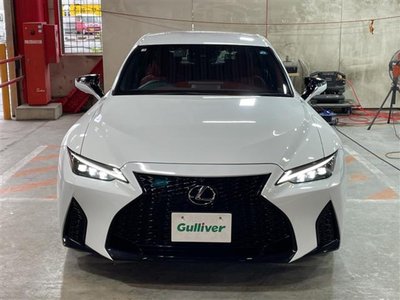 2023 Lexus IS thumbnail 32