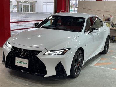 2023 Lexus IS thumbnail 33