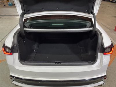 2023 Lexus IS thumbnail 30