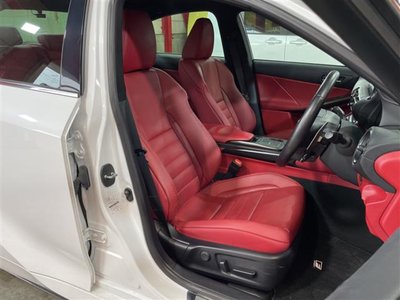 2023 Lexus IS thumbnail 27