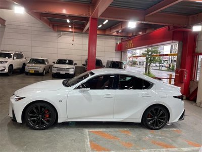 2023 Lexus IS thumbnail 38