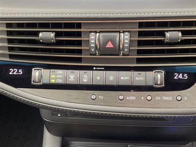 2018 Lexus LS thumbnail 19
