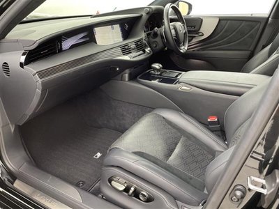 2018 Lexus LS thumbnail 25