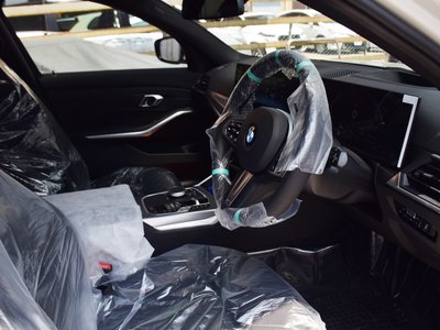 2024 BMW 3 SERIES TOURING photo 2