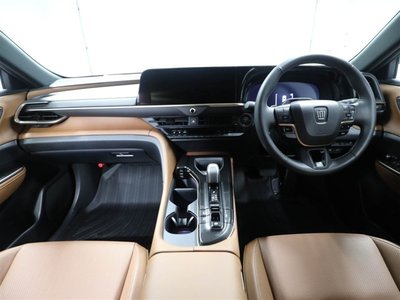 2025 Toyota CROWN ESTATE thumbnail 18