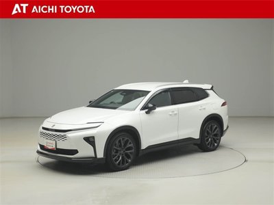 2025 Toyota CROWN ESTATE photo 2