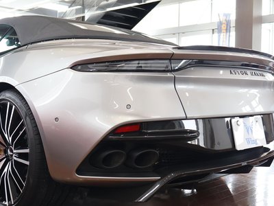 صورة 15 لـ 2023 Aston Martin DBS VOLANTE