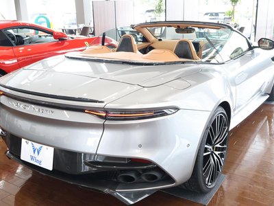 2023 Aston Martin DBS VOLANTE — миниатюра 25