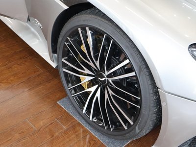 2023 Aston Martin DBS VOLANTE — миниатюра 18
