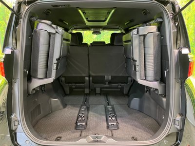 2025 Toyota ALPHARD — фото 11