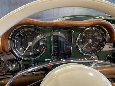 صورة 12 لـ 1970 Mercedes-BENZ SL