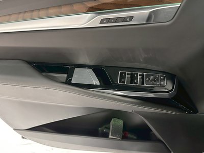2025 Cadillac ESCALADE 缩略图 37