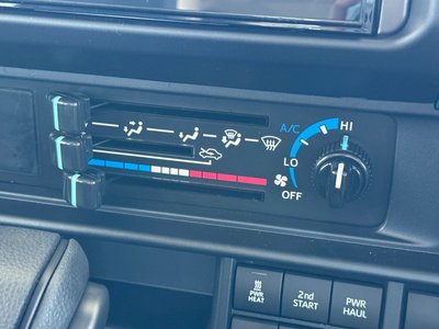 2025 Toyota LAND CRUISER 70 thumbnail 50