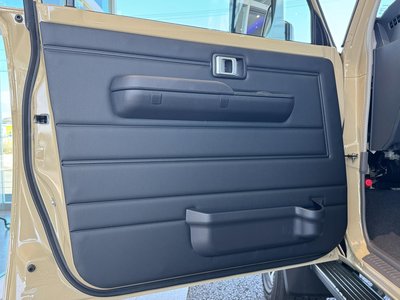 2025 Toyota LAND CRUISER 70 thumbnail 36