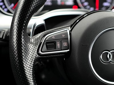 2015 AUDI RS6 AVANT 照片 18