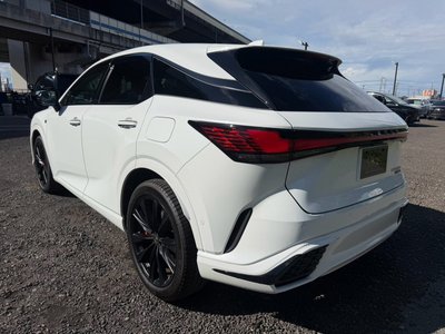 2023 Lexus RX thumbnail 32