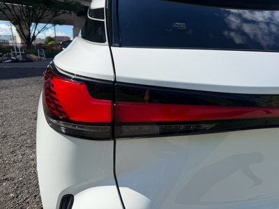 2023 Lexus RX thumbnail 30