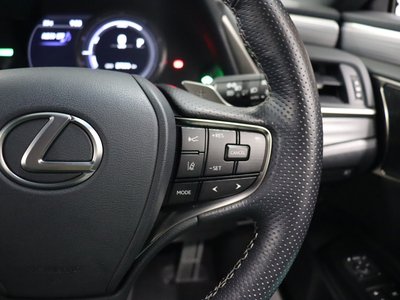 2021 Lexus ES — миниатюра 16