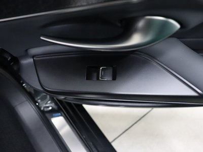2021 Lexus ES — миниатюра 19