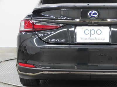 2021 Lexus ES — миниатюра 9