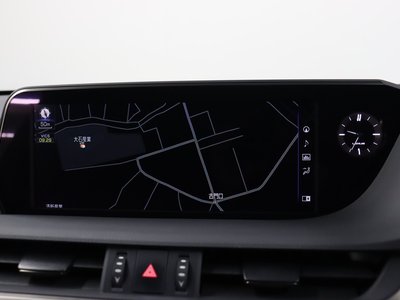 2021 Lexus ES — миниатюра 22