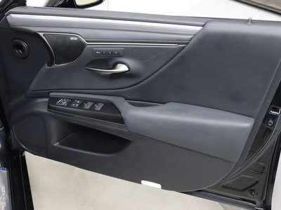 2021 Lexus ES — миниатюра 10