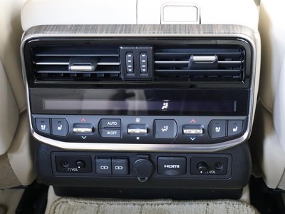 2023 Toyota LAND CRUISER 300 — фото 15
