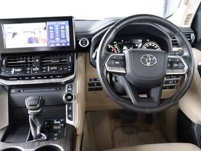 2023 Toyota LAND CRUISER 300 — фото 36