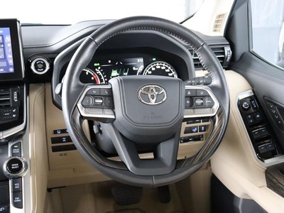 2023 Toyota LAND CRUISER 300 — фото 39