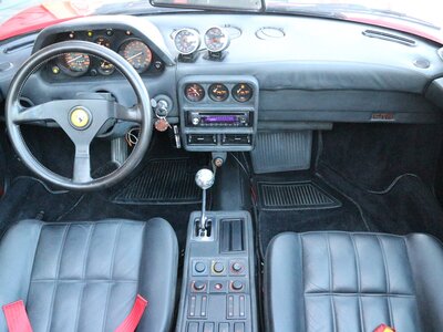 1988 Ferrari 328 GTS 照片 55