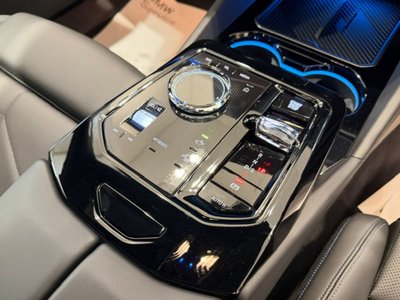 2025 BMW 5 SERIES 缩略图 37