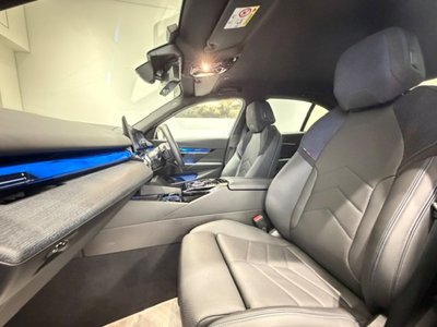 2025 BMW 5 SERIES 缩略图 74
