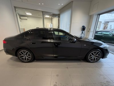 2025 BMW 5 SERIES 照片 10