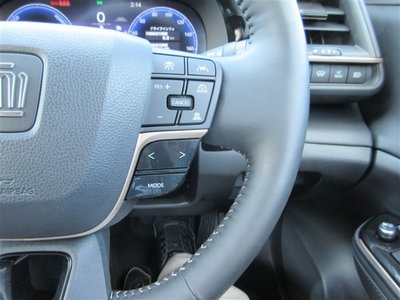 صورة 36 لـ 2025 Toyota CROWN ESTATE