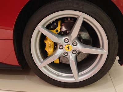 صورة 32 لـ 2019 Ferrari 488 SPIDER